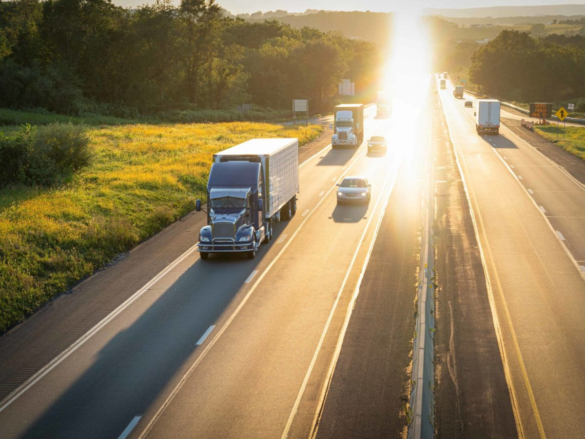 Texas road with a commercial truck showcasing Get Drivers Ed's CDL Training Program