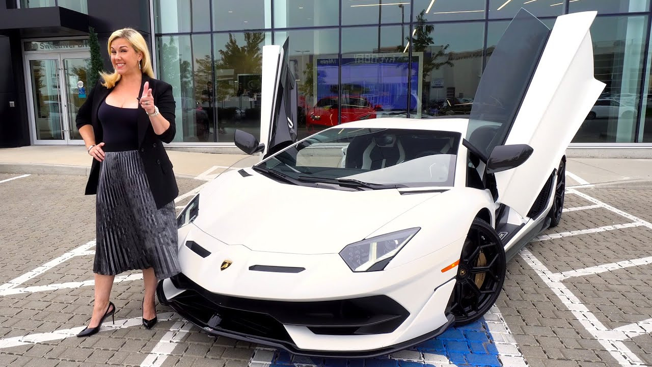 Luxurious Interior of the Aventador SVJ - Get Drivers Ed Perspective