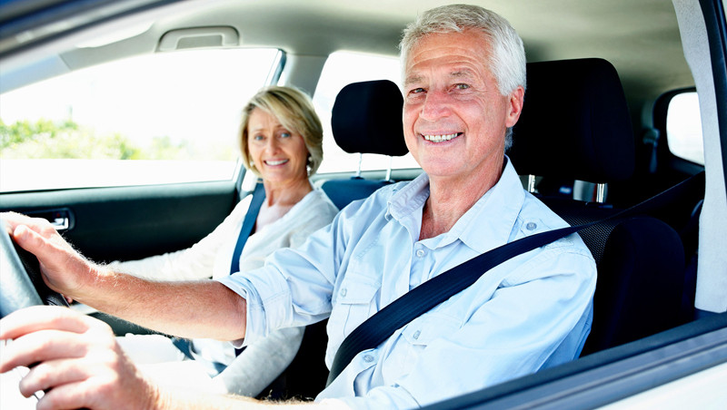 Adult learning to drive with confidence in an Adult Drivers Ed course at Get Drivers Ed.