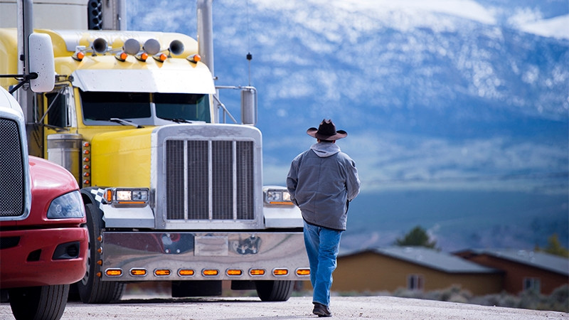 Commercial truck driver receiving CDL training from Get Drivers Ed