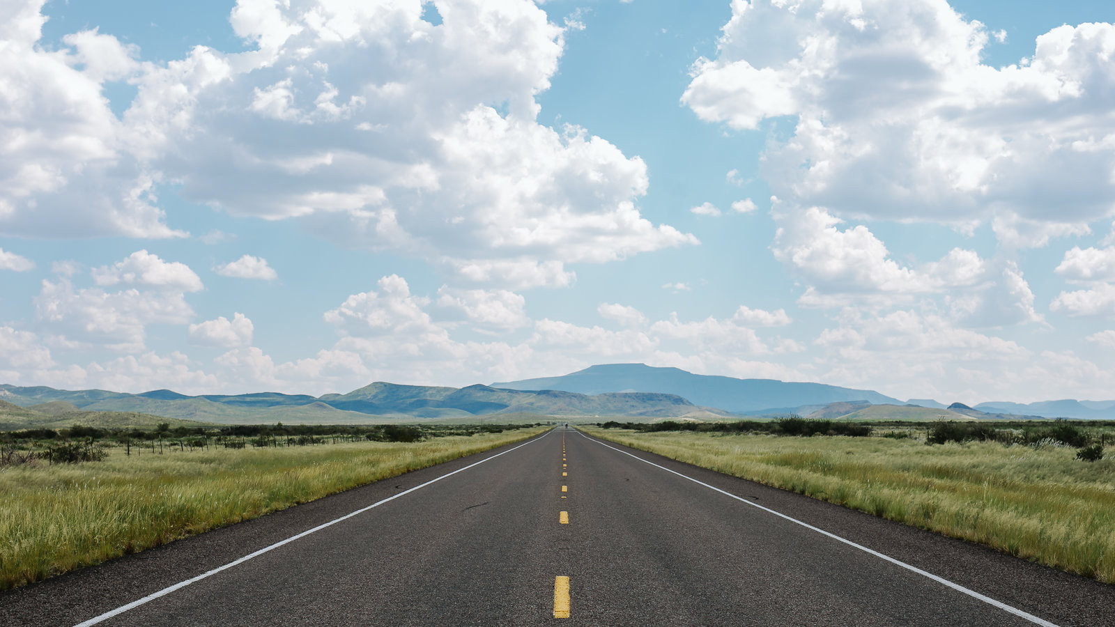 Open Road in Texas, Symbolizing the Journey with Get Drivers Ed's Online CDL Course